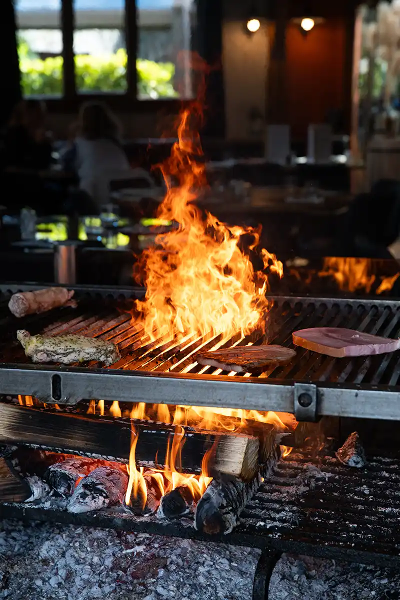 Viande grillée et cuisine conviviale au Restaurant le Grill de Moirans