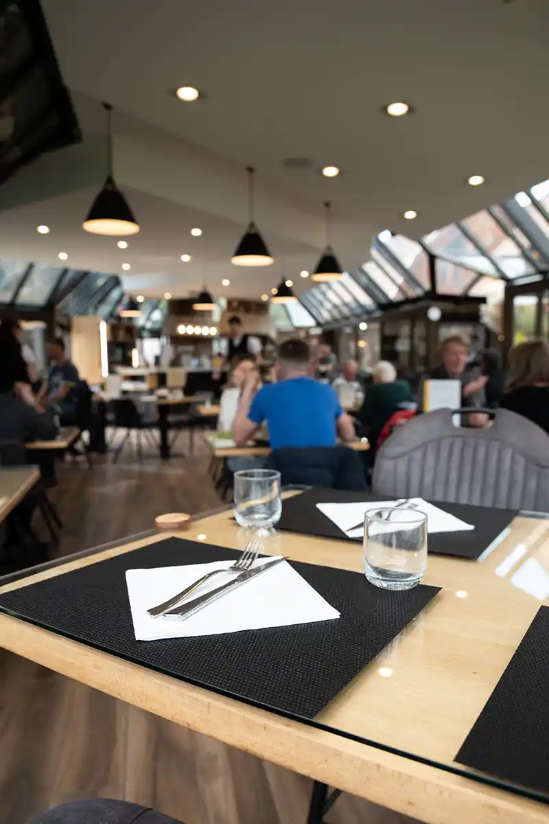 Une des salles du restaurant le Grill de Moirans