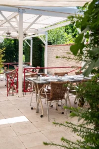 le Grill de Moirans vous accueille en terrasse ombragée pour les beaux jours